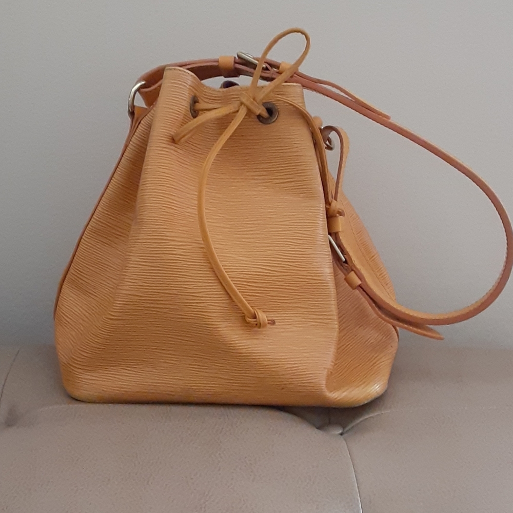 Louis Vuitton Epi Noe BB